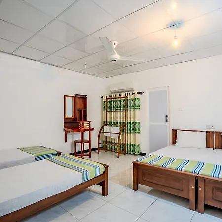 Green Nest Yala Kirinda  Room photo